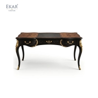 Bureau de direction en marqueterie dorée Sovereign |   Table d'écriture classique française de luxe en laque noire - EKAR