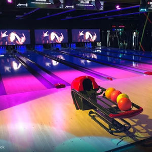 Интерактивный деревянный пол проекционный Боулинг Машина AR Крытый развлекательный переулок игровое оборудование - Product Image 3