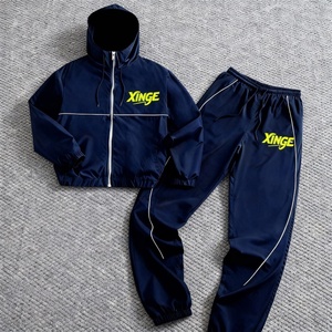 Nouvel ensemble de jogging deux pièces en polyester pour homme 2026 – Veste et pantalon en nylon avec fermeture éclair – Survêtement de sport personnalisé en nylon pour homme - Product Image 2