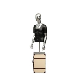 Maniquí de Hombre de Tamaño Real de Alta Calidad al por Mayor, Maniquí Masculino Realista de <span class=keywords><strong>Medio</strong></span> <span class=keywords><strong>Cuerpo</strong></span> para Tienda de Moda - Product Image 1