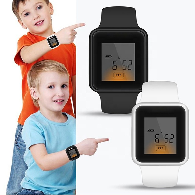 Hot Selling Mini Wrist-Watch Style Outdoor 3KM Long Range Walkie Talkie for Kids 400-470Hz Two-Way Radio with Intercom Function