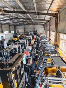 Hélicoptère de chariot élévateur tout-terrain tout-terrain quatre roues motrices moteur diesel lisse de seconde main fonctionnement pour sable montagneux - Product Image 2