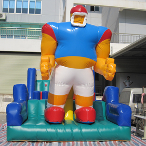 Tobogán inflable con temática de balón de fútbol americano para deportes de fútbol americano - Product Image 1