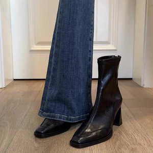 Bottines noires en cuir pour femmes, à talon carré épais, avec chaussette élastique, pour usage quotidien décontracté, vente en gros - Product Image 4