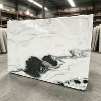 Dalles de marbre blanc Panda de haute qualité pouvant être utilisées pour les comptoirs de cuisine intérieurs, les sols et les surfaces murales des halls.