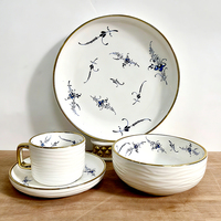 Vente en gros de 24 pièces de vaisselle en céramique de luxe avec bordure dorée, décor floral, vaisselle en porcelaine avec boîte cadeau colorée