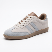 Prix d'usine ODM Chaussures basses pour hommes en faux daim avec patch sur l'embout, deux bandes latérales en PU, semelle extérieure antidérapante en caoutchouc TPR, 3 couleurs OEM ODM