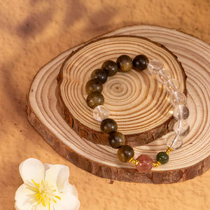 Bracelet en perles de qualité supérieure, classique, vert, en bois d'agarwood Qi Nan, cristal blanc, cristal de fraise, jaspe, citrine, charme spirituel - Product Image 1