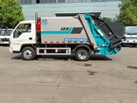 Camion à ordures compacteur Foton de 6 mètres cubes 4X2 à chargement arrière, adapté à la collecte des déchets dans les zones résidentielles et les rues