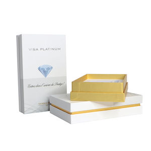Boîte à couvercle <span class=keywords><strong>amovible</strong></span> en carton blanc Boîte cadeau de luxe en papier doré avec plateau en mousse - Product Image 1