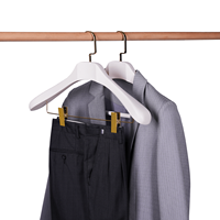 Cintres de luxe personnalisés en bois blanc pour costumes, vente en gros, cintres en bois massif pour vêtements, cintres personnalisés avec logo pour boutiques de vêtements
