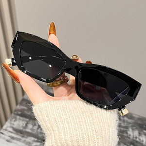 Lunettes de soleil œil de chat UV400, monture PC sans bordure complète, lunettes de mode pour la plage, les fêtes et la conduite - Product Image 2