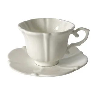 도매 크리에이 티브 유럽 레트로 커피 컵 및 접시 세트 뼈 중국 영국 오후 차 디자인 한 컵과 한 접시