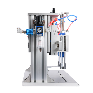 Machine d'étiquetage automatique pour la fixation d'étiquettes sur les tapis de porte - Product Image 4