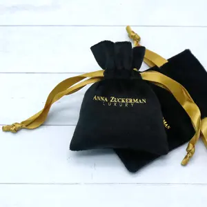 Küçük siyah kadife büzmeli mücevher kesesi lüks özel hediye ambalaj poşetleri