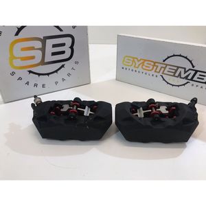 Pinze Freno Brembo a 4 Pistoni Anteriori Nere per Prestazioni di Frenata Moto - Product Image 4