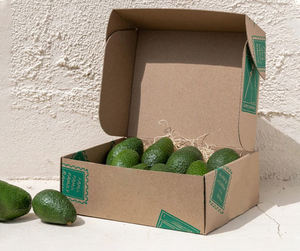 Caja de Cartón Corrugado Personalizada de Alta Calidad para Aguacate, con Acabado Brillante/Laminado Latte y Relieve, para Uso Alimentario - Product Image 1