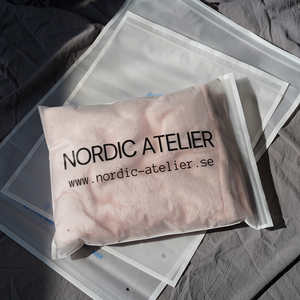 Sacs d'emballage personnalisés pour vêtements, imperméables, sacs d'emballage mats pour vêtements, sacs en polyéthylène avec impression de logo - Product Image 1