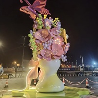 Patung Kupu-kupu dengan Vas Bunga Berlampu Resin, Patung Bunga Bercahaya Besar untuk Dekorasi Pusat Perbelanjaan
