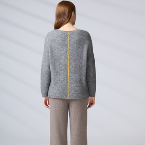 Pull en laine à col en V pour femme, personnalisé, à manches longues, anti-boulochage, surdimensionné, confortable, gris, pour l'hiver - Product Image 6