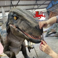 Costume de dinosaure animatronique réaliste en acier imprimé en 3D pour une utilisation en extérieur et en intérieur dans les centres commerciaux et les espaces publics