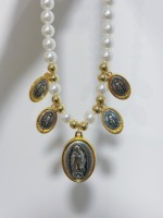 Collier avec pendentif en forme de Jésus en imitation perle blanche de mode en gros avec plaqué or 18 carats, accessoire de tous les jours et cadeau