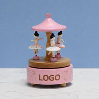 Boîte à musique carrousel ballerine rose en bois de hêtre rotatif 18 notes à remontoir, cadeau Saint-Valentin, logo personnalisé, vente en gros usine