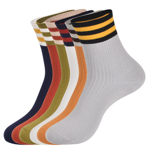 <span class=keywords><strong>Chaussettes</strong></span> <span class=keywords><strong>pour</strong></span> femmes de différentes couleurs, nouvelles <span class=keywords><strong>chaussettes</strong></span> décontractées respirantes et anti-odeurs, <span class=keywords><strong>très</strong></span> adaptées à un usage quotidien. - Product Image 1