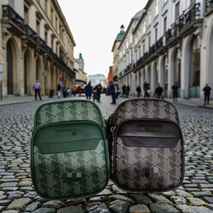 حقيبة كروس بودي فاخرة عصرية عالية الجودة من ماركة لوكوست لعام 2025، مقاومة للماء من الجلد الصناعي، مضادة للسرقة للرجال والنساء - Product Image 1