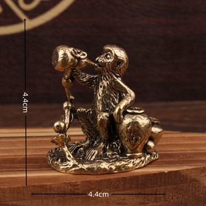 Figura de Mono Embriagado de Latón 045, Decoración para el Hogar, Adorno de Escritorio - Product Image 4