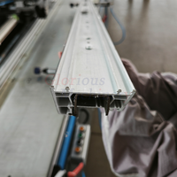 Machine de vissage automatique à double tête et double plateforme pour la fabrication de fenêtres et de portes en PVC et UPVC