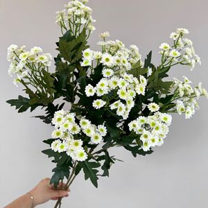 Bouquet de marguerites artificielles Meng Jie en PVC, fleurs en soie à longue tige, blanc et jaune, décoration intérieure, accessoires de mariage - Product Image 4