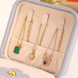 Estuche de Almacenamiento de Joyas de Cuero PU Portátil de Lujo con Logotipo Personalizado, Cierre de Gancho y Bucle, Color Personalizado, para Anillos y Collares - Product Image 6