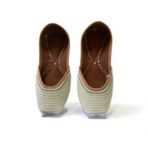BS INTERNATIONAL Zapatos de Diseñador con Bordado de Cuero de Búfalo y Patrón Floral, Última Moda en Tendencias 2026 - Product Image 5