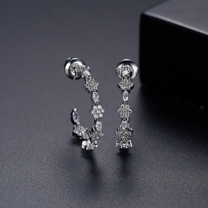 ต่างหูทองชุบสไตล์เกาหลีสุดฮิต ประดับเพชรซิร์คอนรูปดอกไม้ ดีไซน์เก๋ พร้อมต่างหูแบบติดหูประดับเพชรซิร์คอนฝังทองแดง ขายส่งสำหรับผู้หญิง - Product Image 5