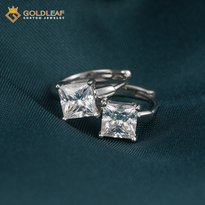 Boucles d'oreilles clous en diamant de laboratoire taille princesse Goldleaf D VVS 2 carats en argent 925 certifiées IGI – Cadeau classique - Product Image 3