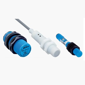 Capteur de proximité capacitif SICK CM12 08EBP KW1, conception métrique, connexion filetée, distance de détection de 0,5 à 8 mm - Product Image 2