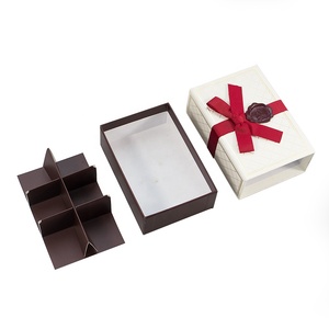 Boîte cadeau personnalisée de luxe avec estampage à chaud pour chocolats pralinés, avec inserts en papier - Product Image 2