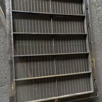 Maßgefertigtes SS304 Edelstahl-Vibrationssieb-Panel für Sandgewinnungsverarbeitung Verschleißfestes Siebgewebe OEM