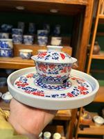 Ensemble Gaiwan et plateau à thé en porcelaine bleu et blanc sous glaçure, peint à la main de Jingdezhen, motif lotus rouge, 120cc, résistant à la chaleur, entièrement fait main