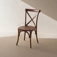 Chaise de salle à manger PP Oak X à dossier croisé - Empilable, imperméable et durable pour une utilisation en extérieur et en intérieur dans les hôtels et les salons