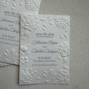 Invitación de papel de algodón con estampado clásico personalizado de Vanilla Printing, con logotipo personalizado, estampado en relieve, tipografía, para guardar la fecha, China - Product Image 1