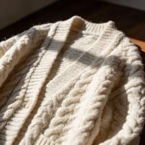 <b>THICK</b> <b>CARDIGAN</b> - Product Image 1