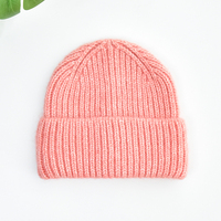 Gorro de punto de lana con logotipo personalizado para hombres y mujeres, gorro de invierno cálido y suave con bordado, característica común de tela OEM/ODM para viajes