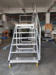 Plateforme de maintenance aéronautique industrielle personnalisée en profilés d'aluminium avec main courante de sécurité unilatérale, plateforme de travail aérien mobile - Product Image 2