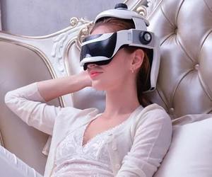 Profitez du masseur de tête électrique pneumatique Master avec musique, casque de thérapie cérébrale et appareil de <span class=keywords><strong>massage</strong></span> - Product Image 1