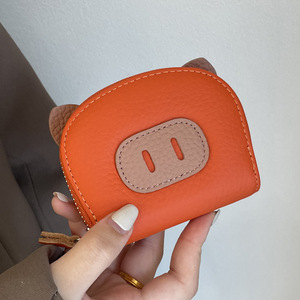 กระเป๋าสตางค์พกพาขนาดกะทัดรัดพร้อมดีไซน์จมูกหมู ช่องใส่บัตร 11 ช่อง ช่องใส่เหรียญแบบมีซิป และภายในป้องกันรอยขีดข่วน - Product Image 6