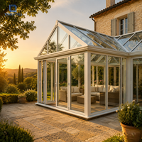 Véranda extérieure préfabriquée moderne avec toit en verre trempé double Low-E et structure en alliage d'aluminium pour villa et parc