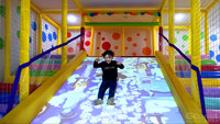 Système de projection de sol à hologramme 3D interactif tout-en-un Projecteur de diapositives IR en plastique Jeux gonflables pour enfants