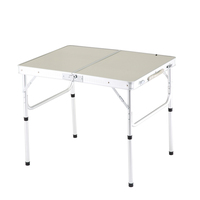 Ensemble table et chaises d'extérieur pliantes en aluminium Mobilier de salon et d'hôtel pour la salle à manger et les événements